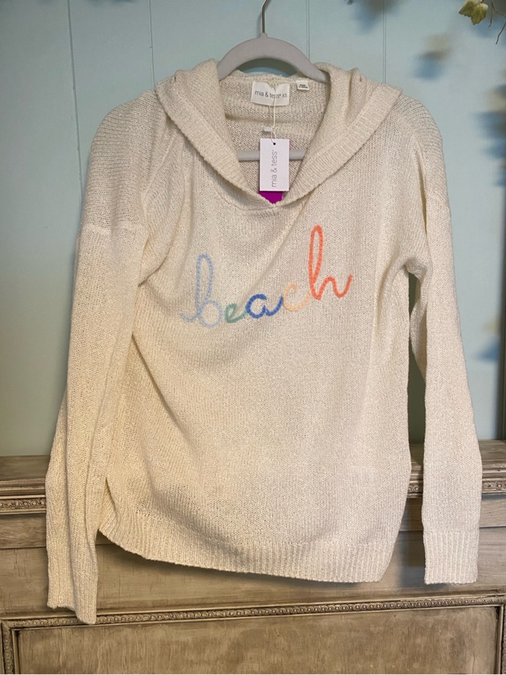 NWT Mia & Tess Cream 'Beach' Hooded Sweater XS